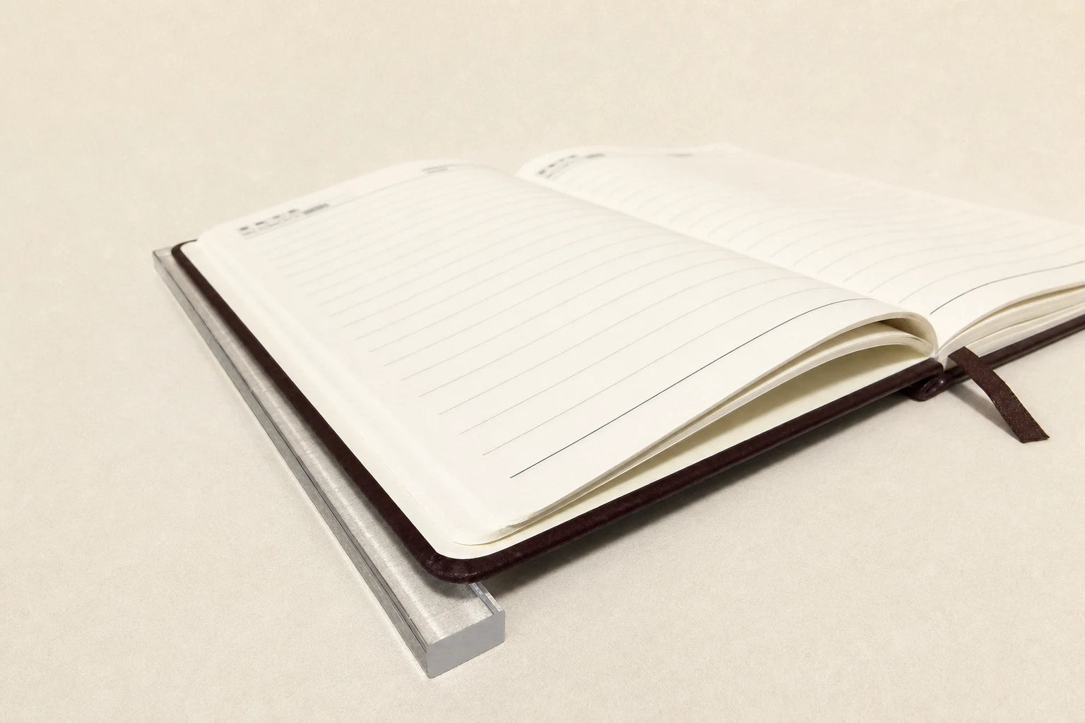 One transparent Writing Support placed beneath the left cover during the earlier pages.